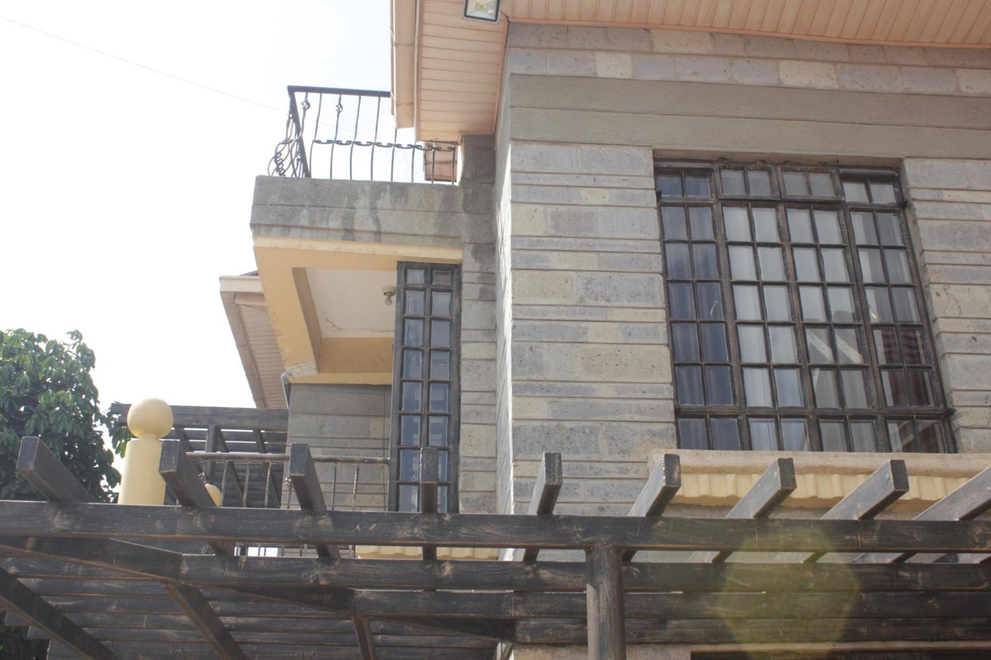 Eshborns House - Near Jkia Bed and Breakfast Syokimau Exterior foto